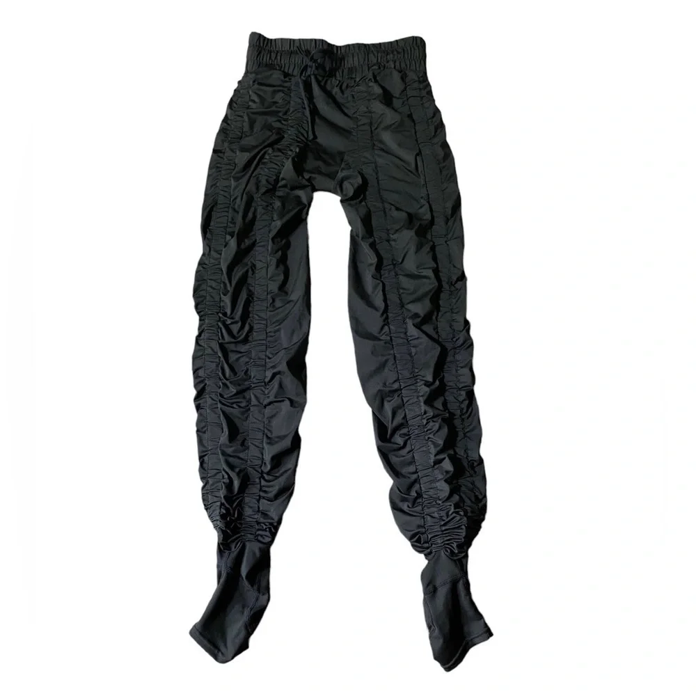 Black Ruched Leggings with Stirrup Hem - Women